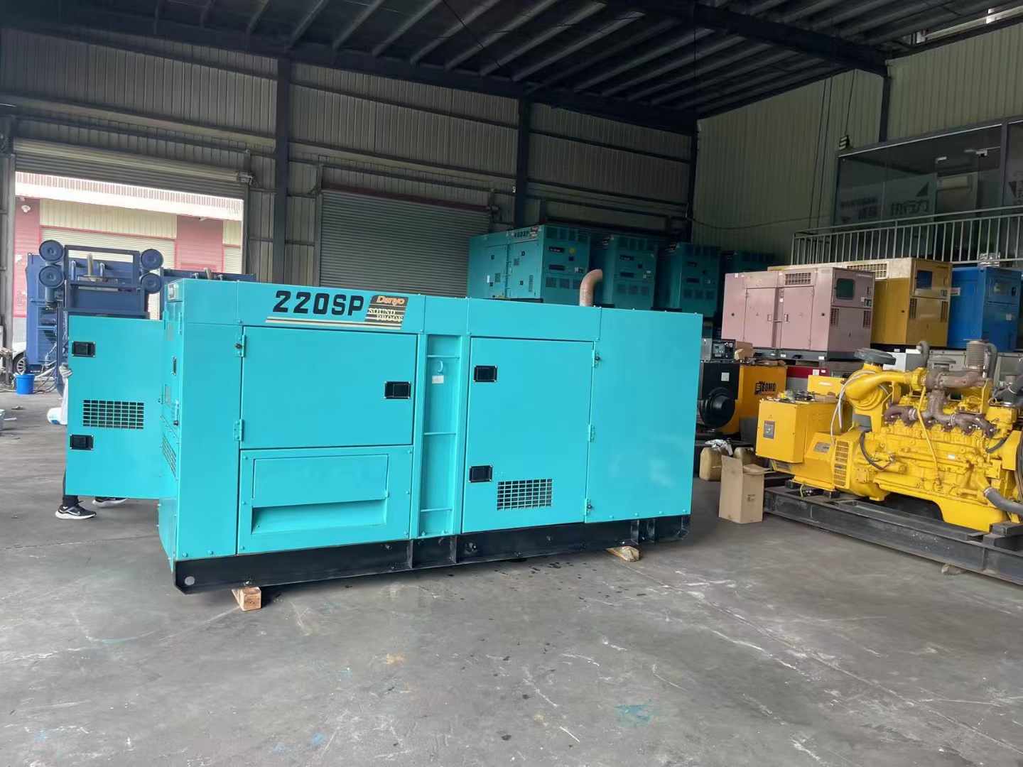 古浪柴油发电机组长期不间断运行时，如何监控其温度和压力？