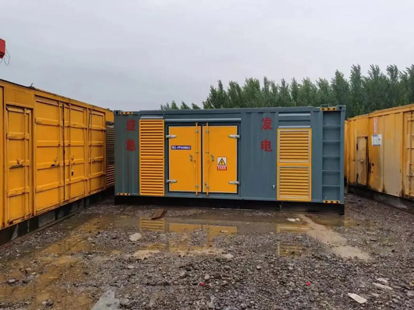 古浪柴油发电机如何判断干式空气滤清器是否需要更换？